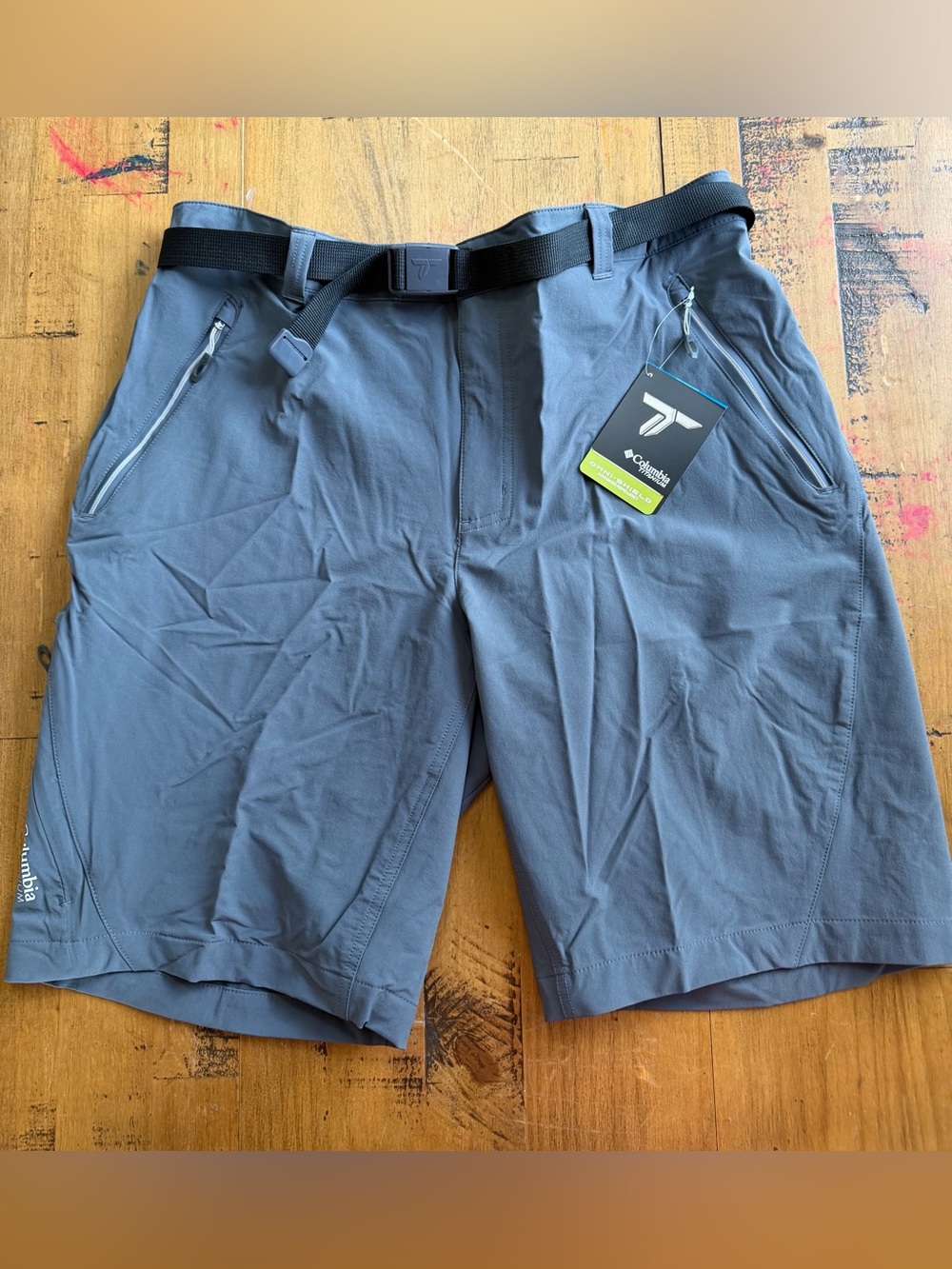 Columbia Men’s Slate Gray Quick-Dry Hybrid Shorts with Belt